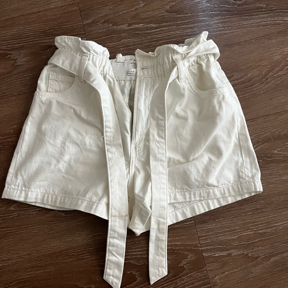 OAK + FORT Pants - OAK+FORT white shorts with tie belt